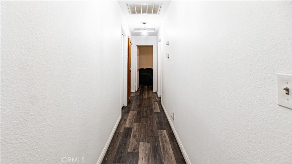 https://media.crmls.org/medias/98f8f585-16e4-499a-8d4f-6832e78b557d.jpg?preset=X-Large