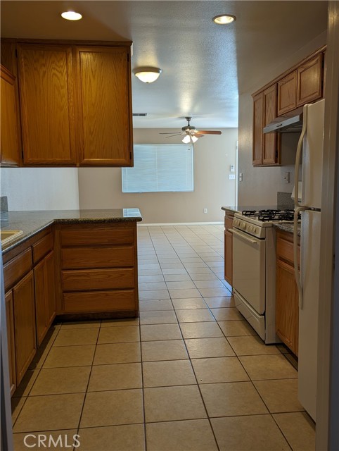 Detail Gallery Image 6 of 12 For 8531 Columbine Ave, California City,  CA 93505 - – Beds | – Baths