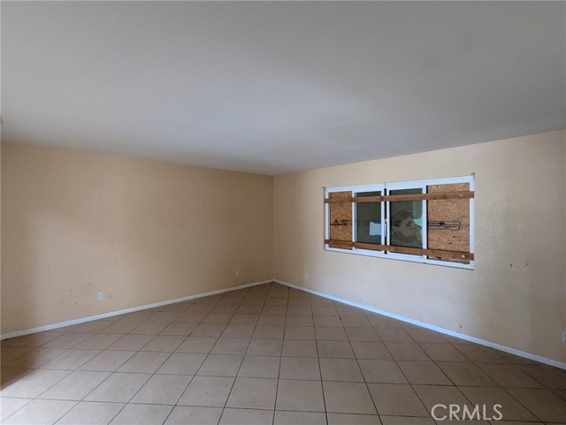 Detail Gallery Image 3 of 16 For 43155 Charlton Ave, Hemet,  CA 92544 - 3 Beds | 2 Baths