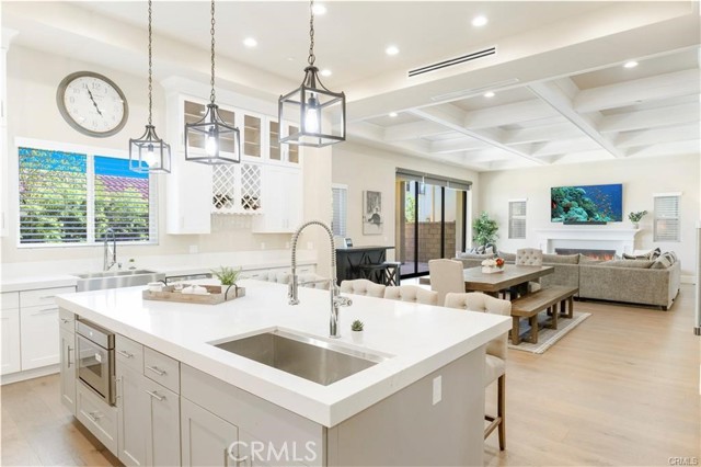 Detail Gallery Image 9 of 30 For 10178 Lightbreeze Cir, Huntington Beach,  CA 92646 - 5 Beds | 5 Baths