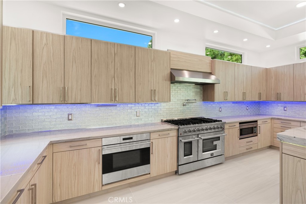 MLS #OC25246819 image #24