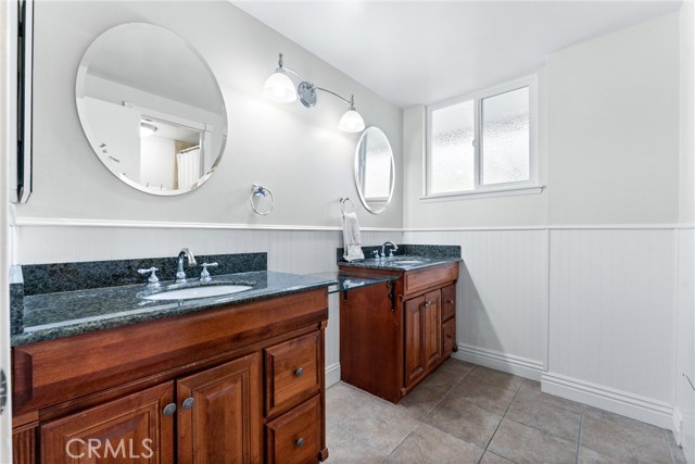 Detail Gallery Image 19 of 29 For 1121 E 1st St, Tustin,  CA 92780 - 2 Beds | 1/1 Baths