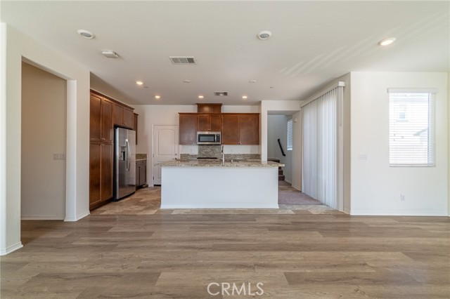 8770 Festival Street, Chino CA: https://media.crmls.org/medias/98fd3eeb-2514-48b2-b51f-9794e5026011.jpg