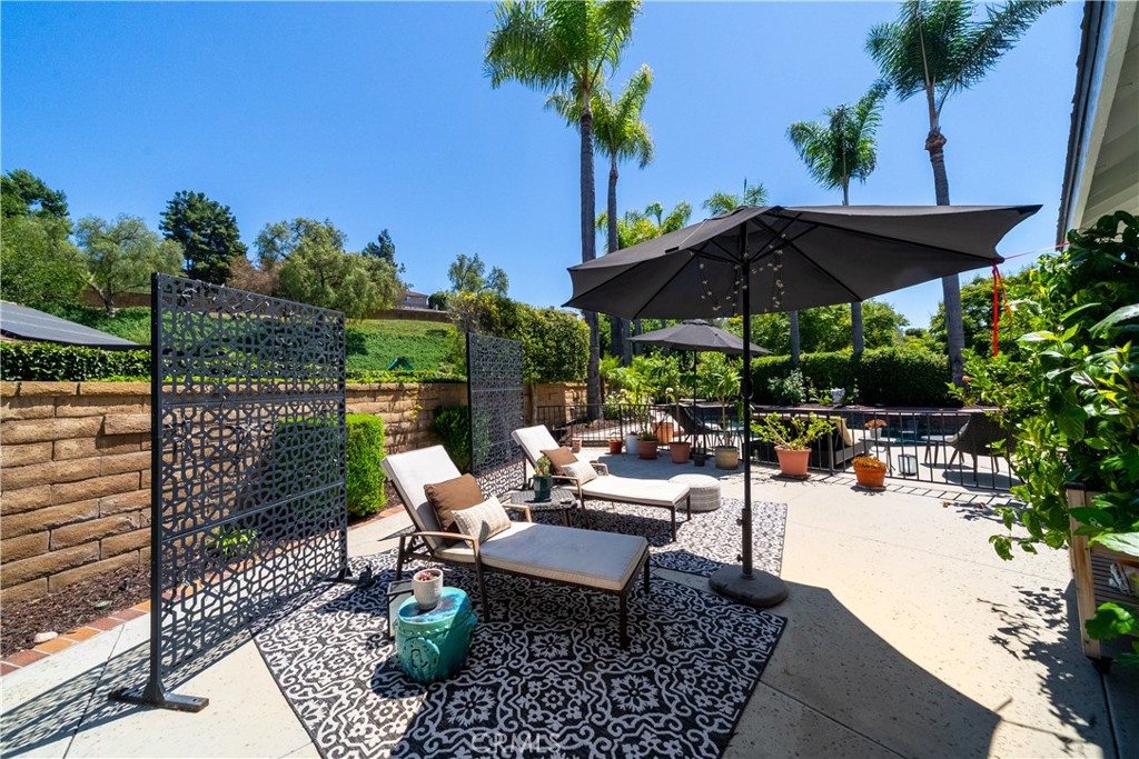 https://media.crmls.org/medias/98fd5429-f5af-4cf7-ba24-801905c8fad1.jpg?preset=X-Large