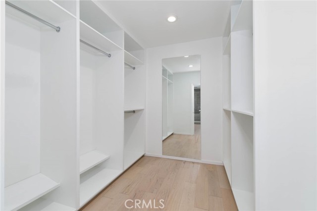 4676 Arriba Drive, Tarzana CA: https://media.crmls.org/medias/98ff3ac9-9e71-4b0d-8d7b-1a5192e2e55f.jpg