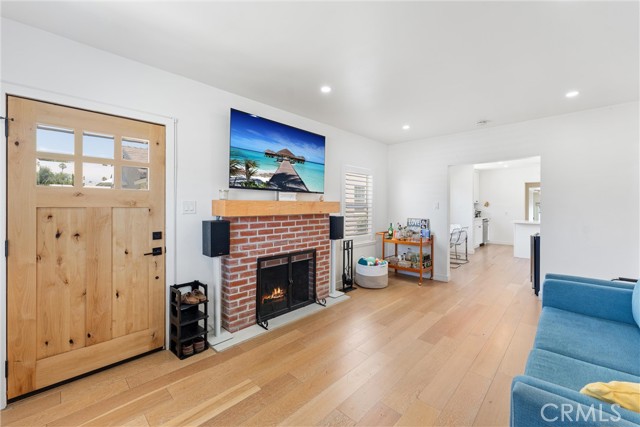 2912 Covina Street, Los Angeles CA: https://media.crmls.org/medias/98ff4051-c101-4d6a-b0ca-2fd0070d51a9.jpg