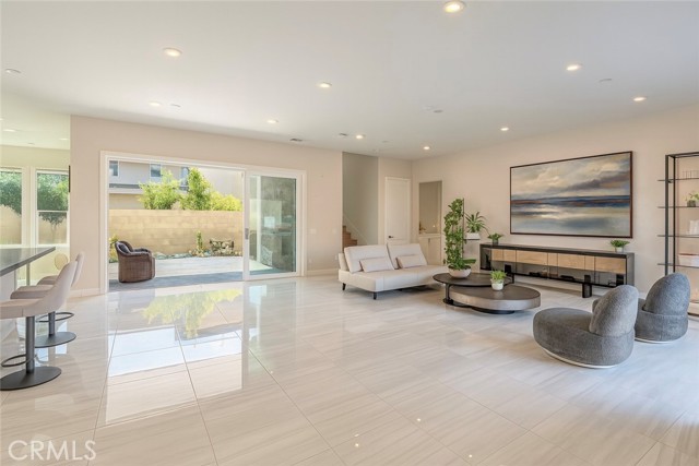 68 Chasma, Irvine CA: https://media.crmls.org/medias/98ff4eee-e94d-4d74-8a1b-7cbe4834b66a.jpg