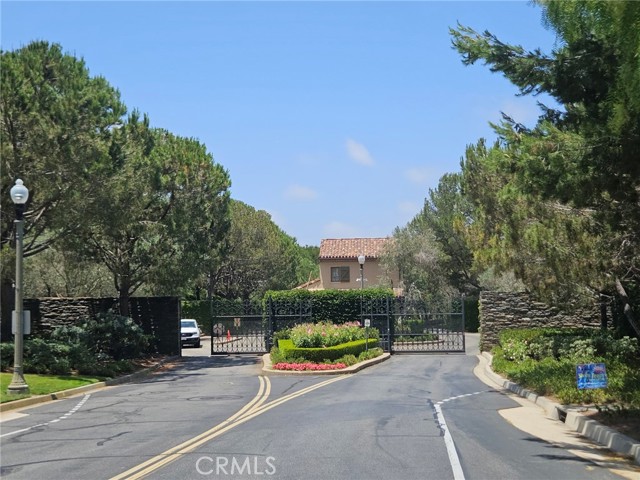 2 Tarascon, Newport Coast CA: https://media.crmls.org/medias/98ffc241-85b9-4b22-8aea-7b73160d432a.jpg