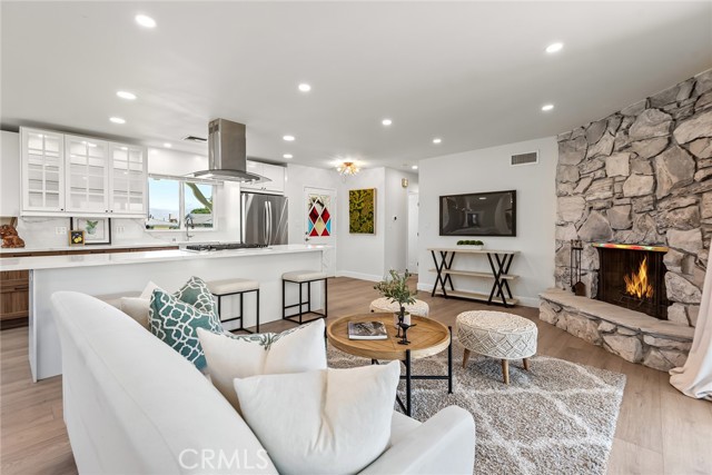 2116 E Thackery Street, West Covina CA: https://media.crmls.org/medias/98ffce4d-94e1-4f58-8cb2-7f2b47c7f16b.jpg