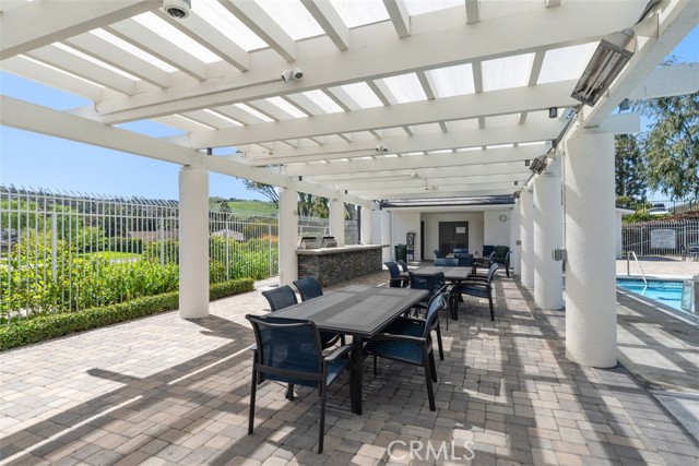 17 Silver Crescent, Irvine CA: https://media.crmls.org/medias/9901371b-b98f-4d70-bbc1-ee8624e898b4.jpg