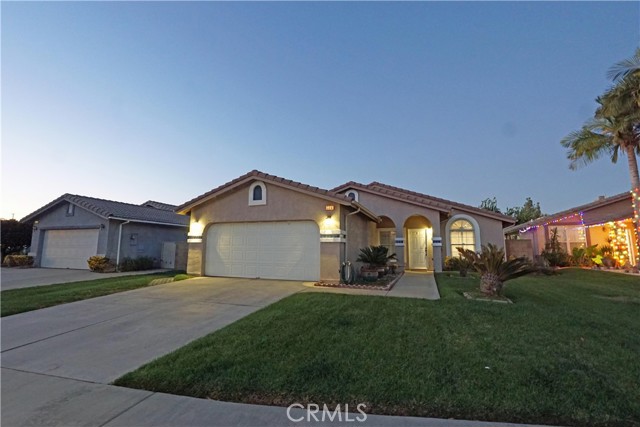 328 Manzanita Court, Ontario CA: https://media.crmls.org/medias/9901468c-9984-47d7-b244-3be3d80abc74.jpg