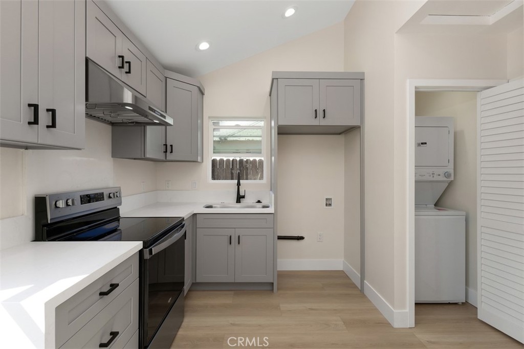 9901e589 571d 4d14 879a B099c65cf635