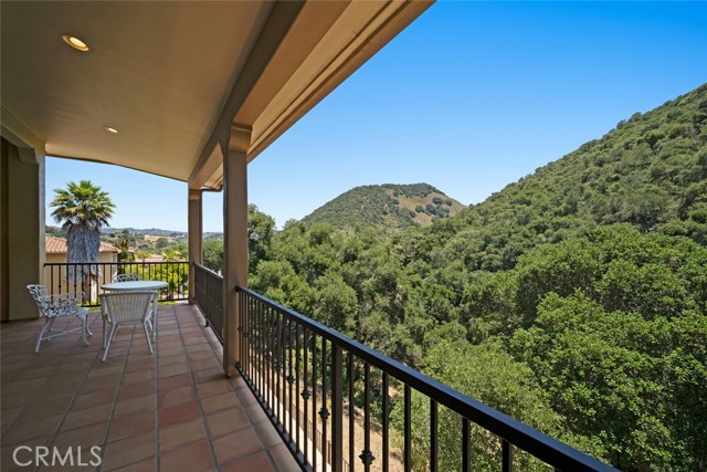 6520 Western Gull Drive, Avila Beach CA: https://media.crmls.org/medias/9901fcd4-1d10-4a02-a70d-a970c9f7e27b.jpg