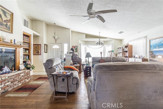 Detail Gallery Image 7 of 75 For 14666 Cool Glen, Helendale,  CA 92342 - 3 Beds | 2 Baths