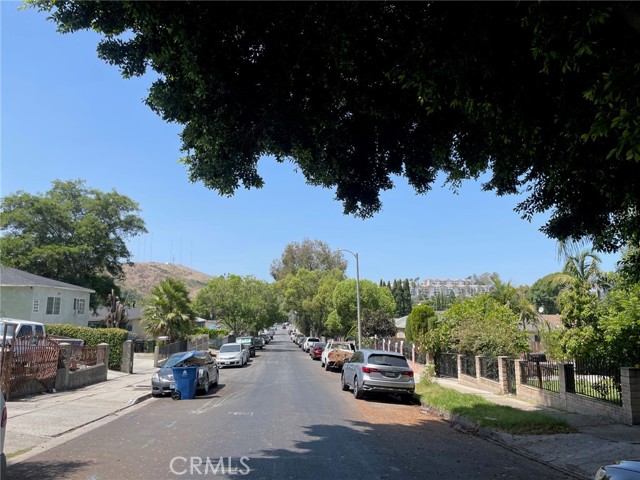 Detail Gallery Image 8 of 10 For 4953 Gambier St #1,  Los Angeles,  CA 90032 - 3 Beds | 2 Baths