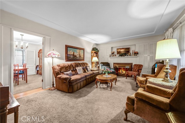 Detail Gallery Image 4 of 22 For 2405 Monte Vista, Pasadena,  CA 91107 - 4 Beds | 2 Baths