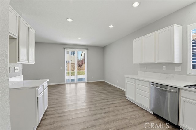 Detail Gallery Image 7 of 25 For 44335 57th, Lancaster,  CA 93536 - 5 Beds | 3 Baths