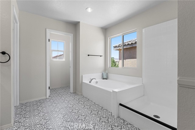 Detail Gallery Image 18 of 22 For 5789 Golding Dr, Lancaster,  CA 93536 - 4 Beds | 3 Baths