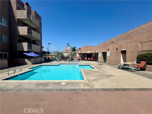 Detail Gallery Image 3 of 3 For 450 E 4th St #334,  Santa Ana,  CA 92701 - 2 Beds | 2 Baths