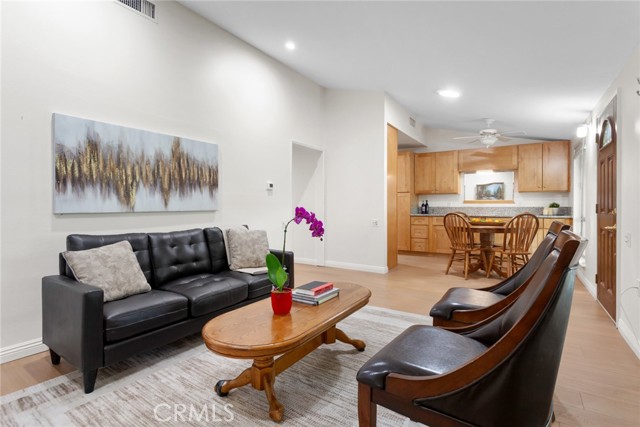 Detail Gallery Image 12 of 45 For 19204 Avenue of the Oaks, Newhall,  CA 91321 - 2 Beds | 1 Baths