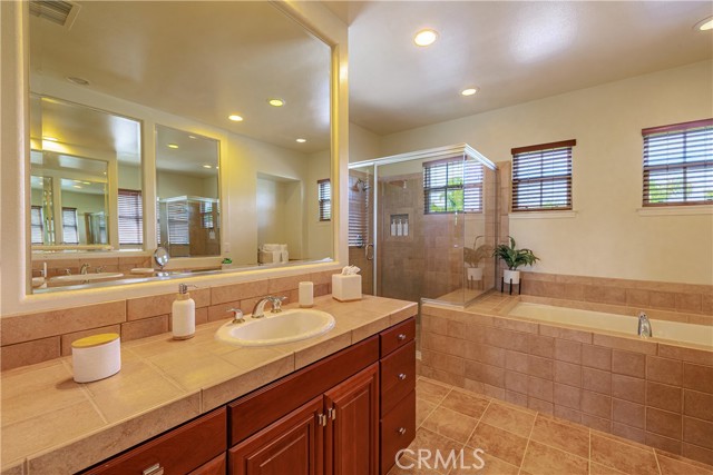 22 Modesto, Irvine CA: https://media.crmls.org/medias/990588c3-d48b-45a1-8faf-3c1d489a9b65.jpg