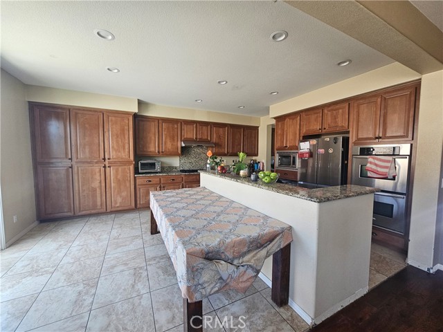 28475 Nautical Point Circle, Menifee CA: https://media.crmls.org/medias/9905fd34-dfc5-4e27-9caf-abe7390605ff.jpg