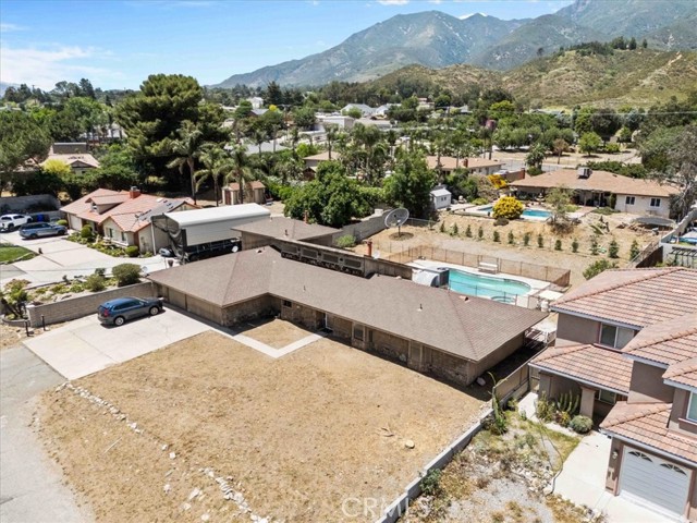 18510 Santa Fe Avenue, San Bernardino CA: https://media.crmls.org/medias/99063236-b0f1-475f-9103-db75e4a5ff25.jpg
