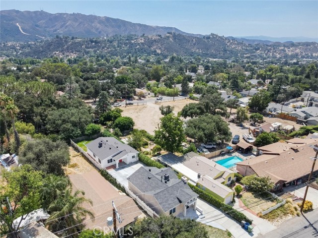 6438 Day Street, Tujunga CA: https://media.crmls.org/medias/9906a845-cda4-4a78-8df5-0bc70e320b18.jpg