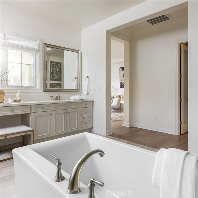 Detail Gallery Image 35 of 42 For 114 Great Oak, Irvine,  CA 92602 - 5 Beds | 5/1 Baths