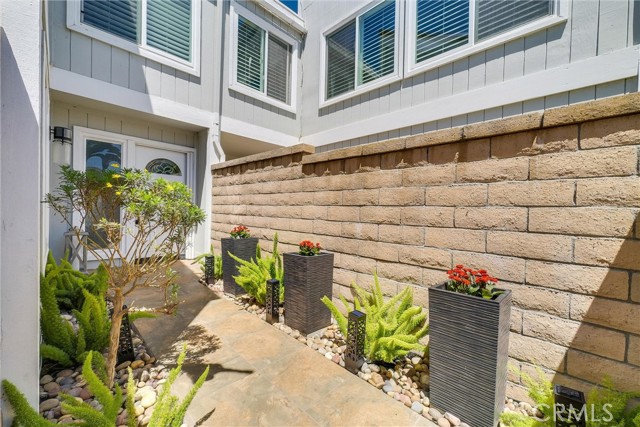 Detail Gallery Image 68 of 75 For 16123 Saint Croix Cir, Huntington Beach,  CA 92649 - 3 Beds | 2/1 Baths