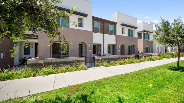 3610 E Pollock Street, Ontario CA: https://media.crmls.org/medias/990796ef-2c7a-4cdd-909d-8e0867953927.jpg