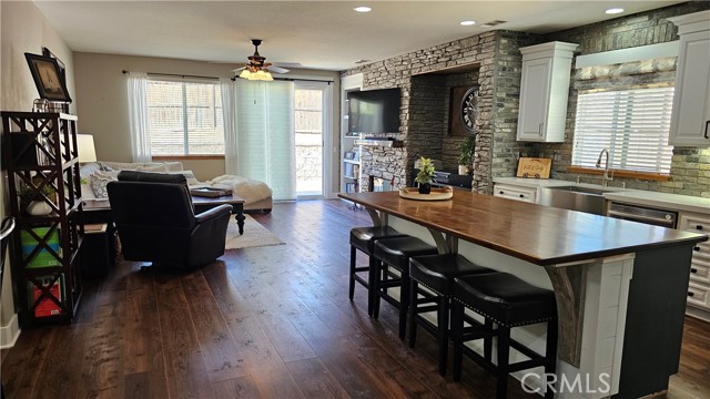 Detail Gallery Image 7 of 32 For 13817 Grant Way, Oak Hills,  CA 92344 - 4 Beds | 2 Baths