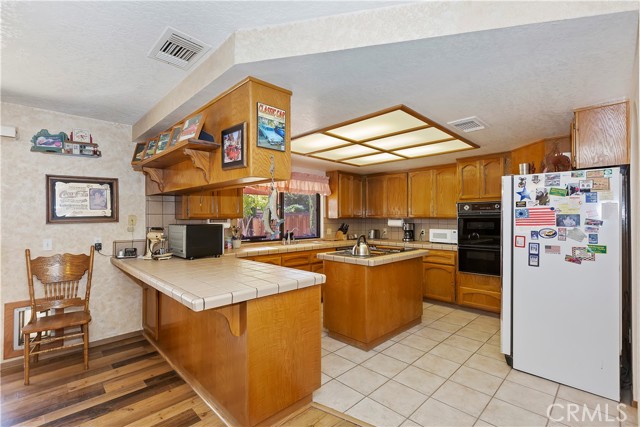 Detail Gallery Image 9 of 47 For 20407 Eyota Ln, Apple Valley,  CA 92308 - 3 Beds | 2 Baths