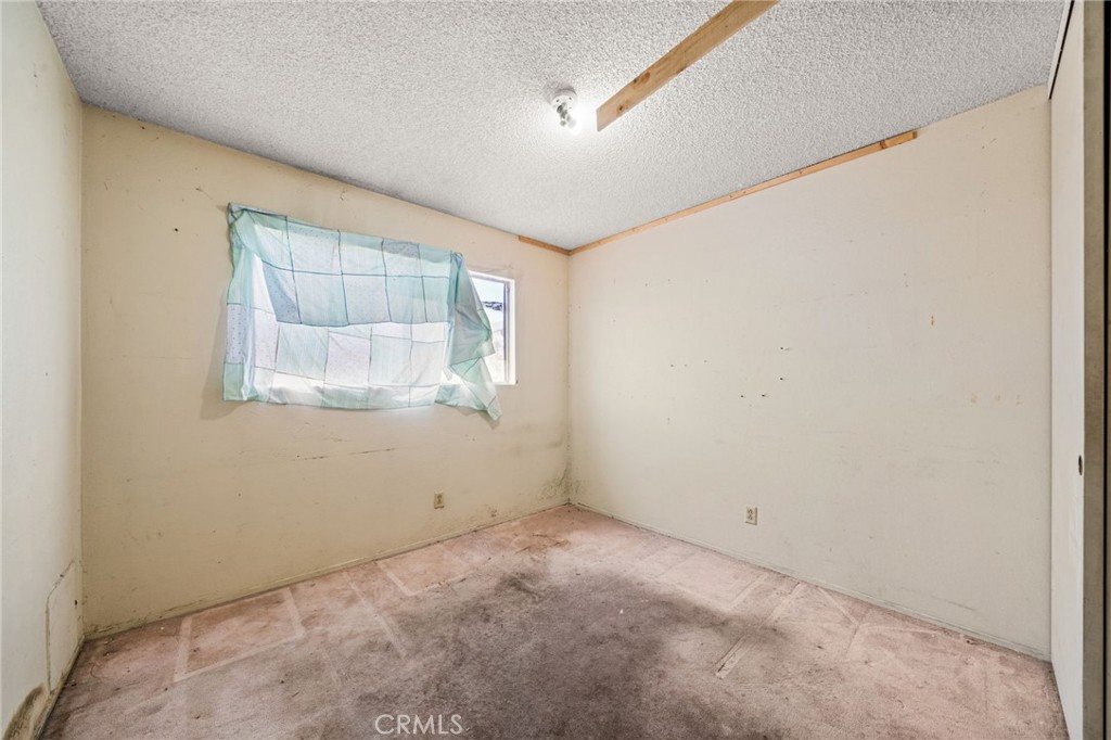 https://media.crmls.org/medias/99087cc0-c1f3-4aba-b829-c53be7dcbab1.jpg?preset=X-Large