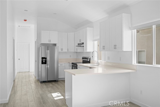 Detail Gallery Image 9 of 27 For 2926 Fairmount #3/4,  La Crescenta,  CA 91214 - 2 Beds | 2/1 Baths
