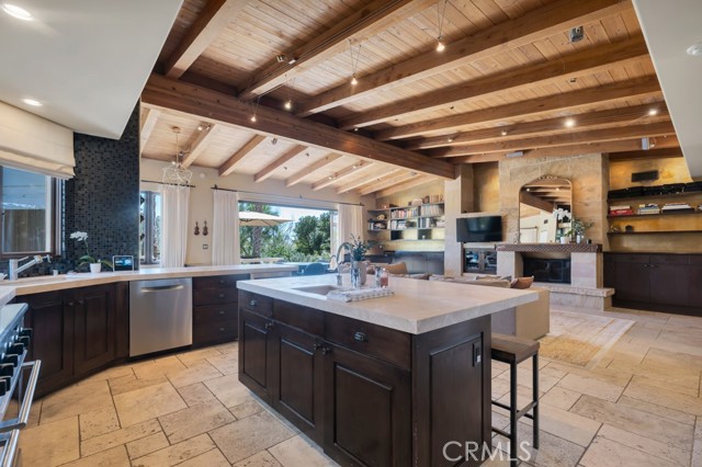 Detail Gallery Image 20 of 68 For 27409 Pacific Coast Hwy, Malibu,  CA 90265 - 4 Beds | 4 Baths