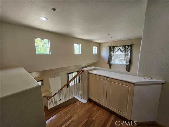 1366 Withorn Court, Riverside CA: https://media.crmls.org/medias/99093460-b426-43c3-bdd1-d5b6fc321ced.jpg