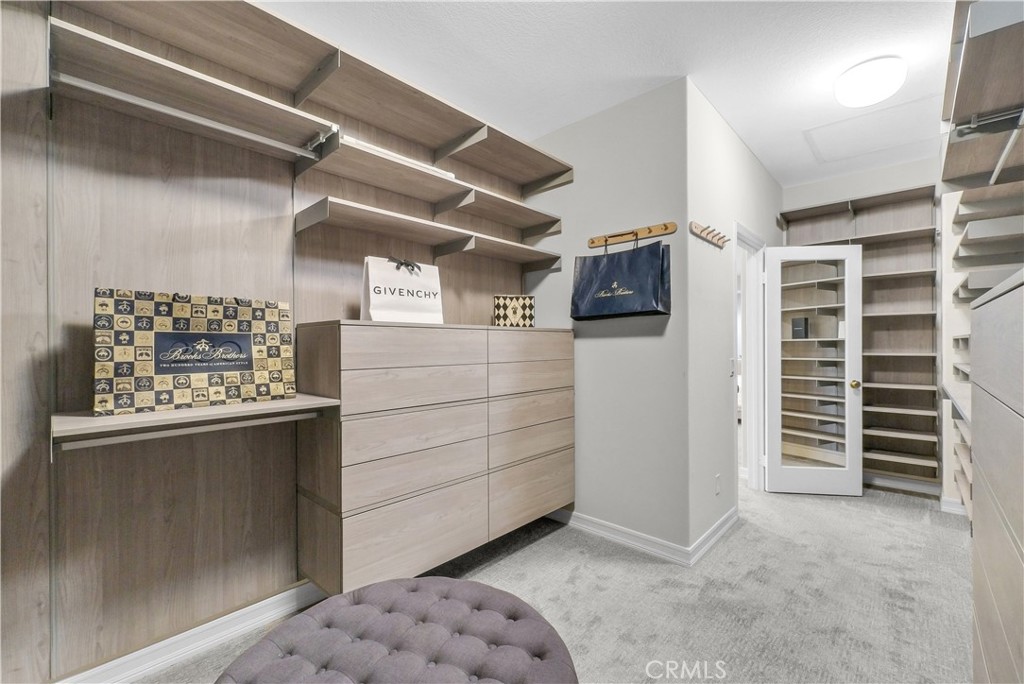 9909a398 43d6 4251 9e7f D05184f89ba9