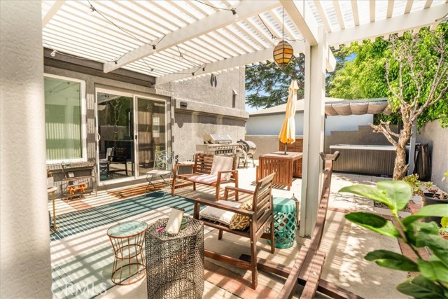 2481 S Bundy Drive, Los Angeles CA: https://media.crmls.org/medias/9909cf30-f58d-48d0-843e-d1cc48f0195a.jpg