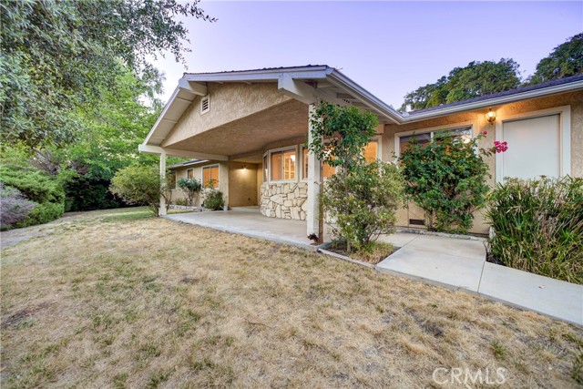 6305 Portola Road, Atascadero CA: https://media.crmls.org/medias/9909eb3a-8cea-4d45-8846-6f5fce849497.jpg