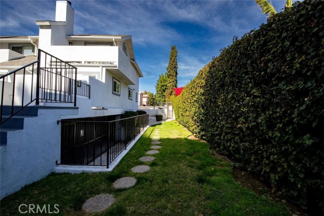 Detail Gallery Image 54 of 62 For 7310 Balboa Bld #F,  Van Nuys,  CA 91406 - 2 Beds | 3 Baths