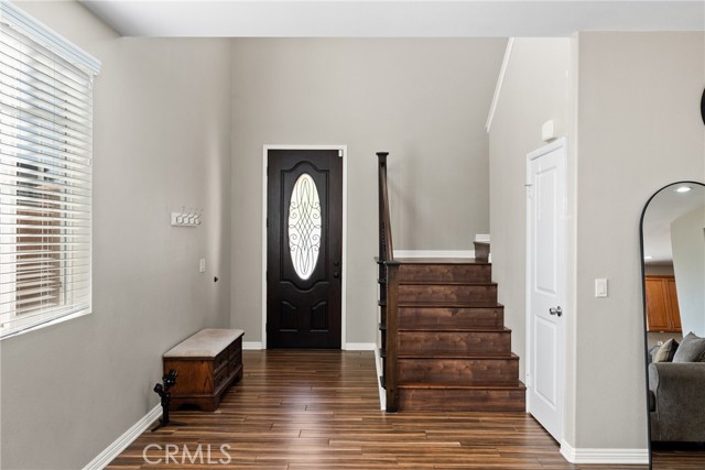 691 Lourdes Lane, Rialto CA: https://media.crmls.org/medias/990b8ae3-78b4-4ba6-9e24-666836bc7714.jpg