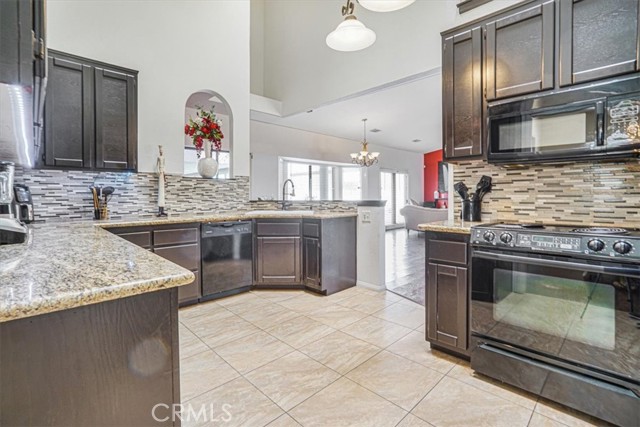 18760 Otomian Road, Apple Valley CA: https://media.crmls.org/medias/990bee95-06dc-4b4f-9e36-db6e8383d5c3.jpg
