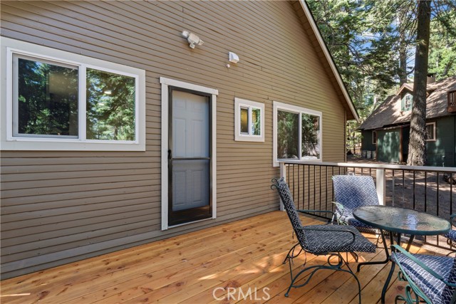 27917 Squirrel Lane, Lake Arrowhead CA: https://media.crmls.org/medias/990ceb7a-c8cd-4fd2-8588-1ca39191e4da.jpg