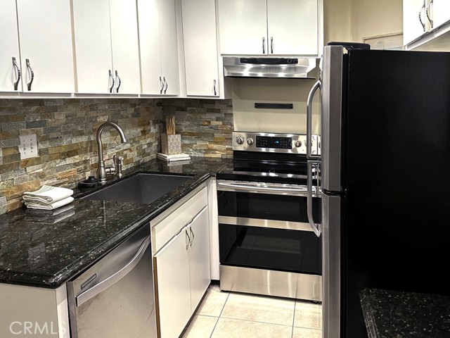 Detail Gallery Image 6 of 34 For 1108 Camino Real #409,  Redondo Beach,  CA 90277 - 2 Beds | 2 Baths