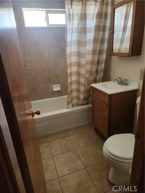 Detail Gallery Image 2 of 10 For 710 W Fairway Bld, Big Bear City,  CA 92314 - 3 Beds | 2 Baths