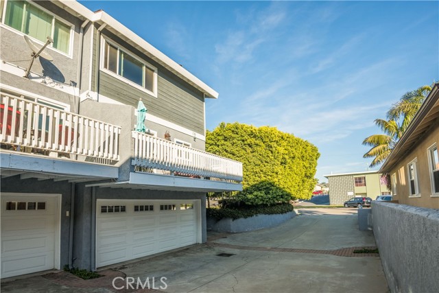 111 Broadway, Redondo Beach, California 90277, 2 Bedrooms Bedrooms, ,2 BathroomsBathrooms,Residential,Sold,Broadway,SB22004583