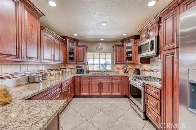 Detail Gallery Image 7 of 47 For 25540 Lynn Pl #B,  Madera,  CA 93638 - 3 Beds | 2 Baths