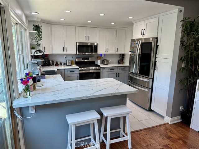 Detail Gallery Image 7 of 57 For 629 E Riverview Ave, Orange,  CA 92865 - 4 Beds | 2 Baths