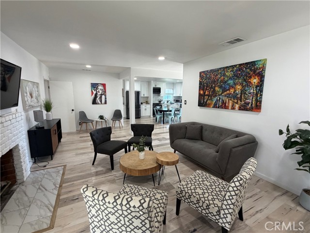 Detail Gallery Image 16 of 24 For 6725 Belmar Ave, Reseda,  CA 91335 - 4 Beds | 2 Baths